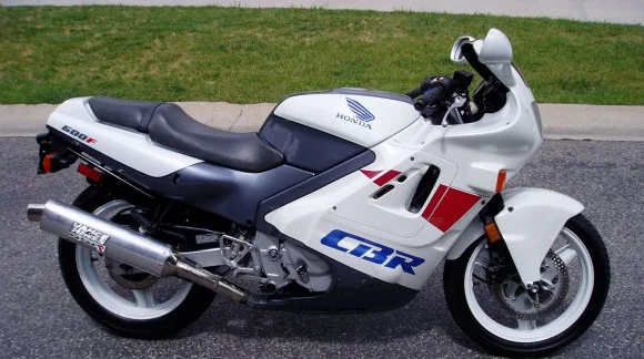 CBR 600 F (reduced effect)