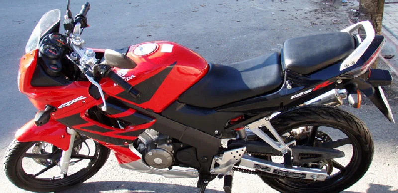 CBR 125 R