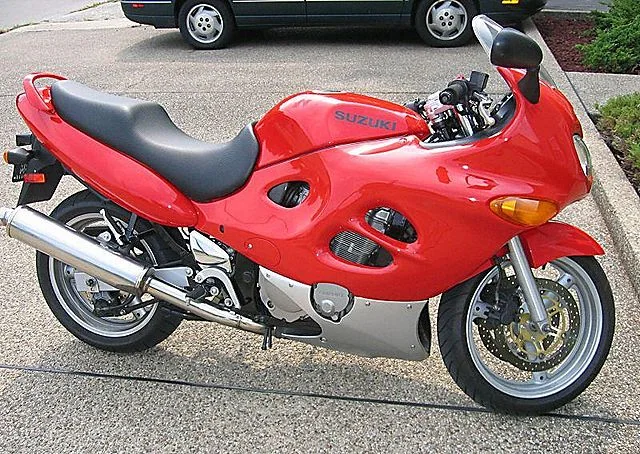 GSX 600 F