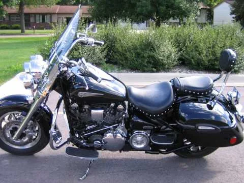 Road Star Midnight Silverado 1700