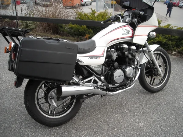 CBX 600 E
