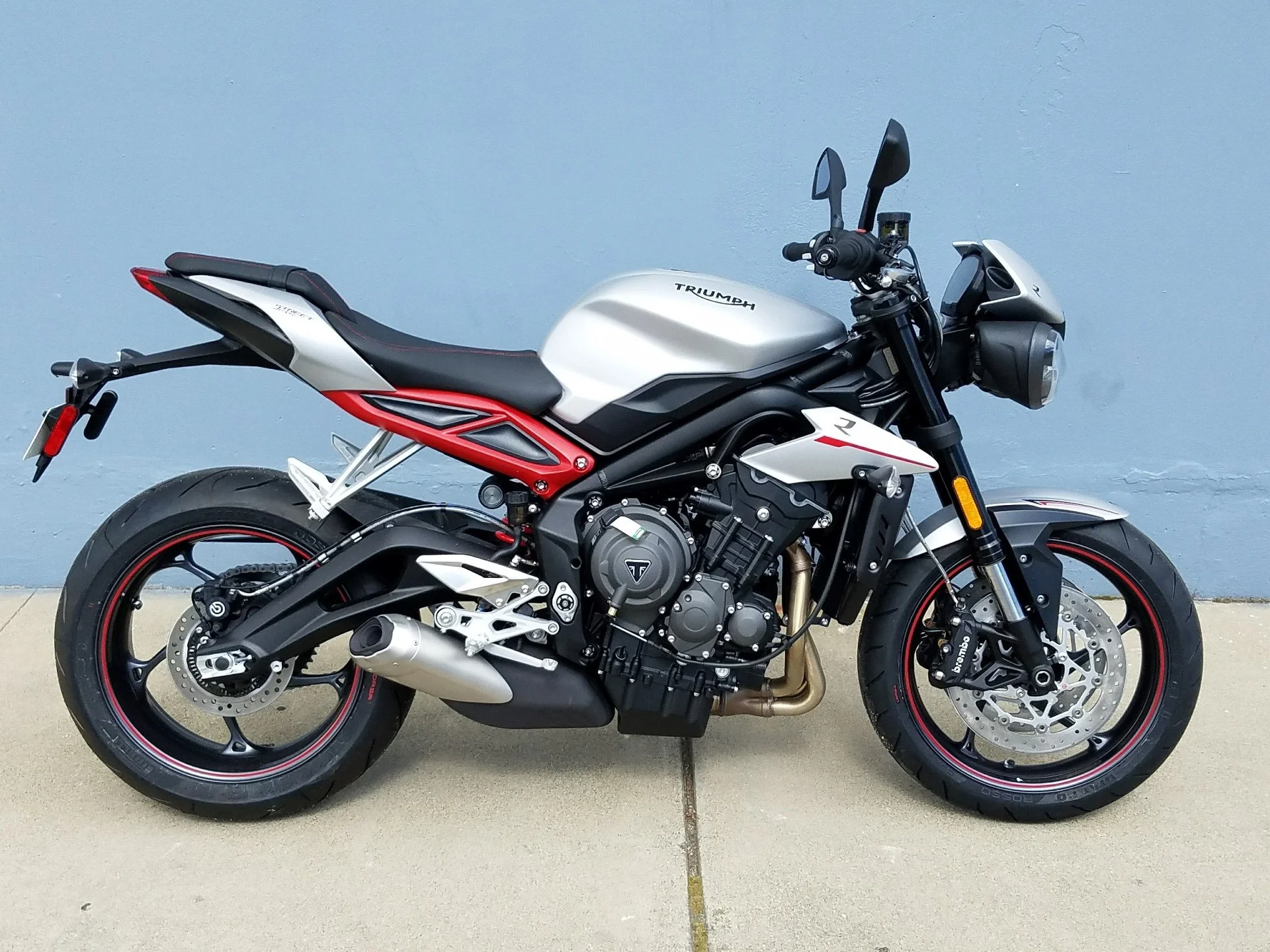 Street Triple R