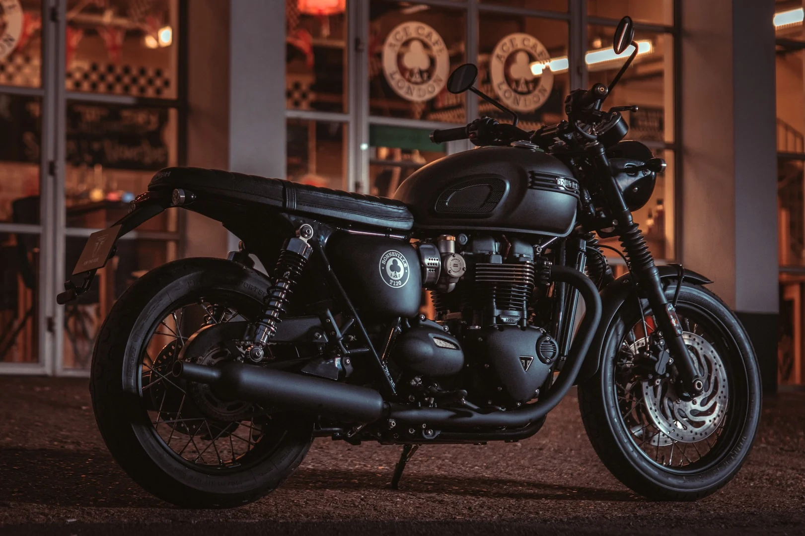 Bonneville T120 Ace