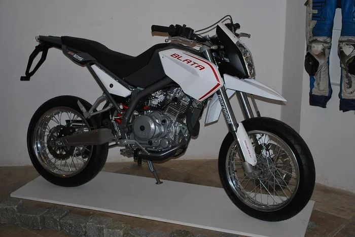 Motard 125
