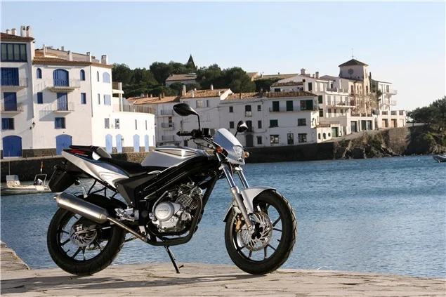 RS2 Pro 125 Black Edition
