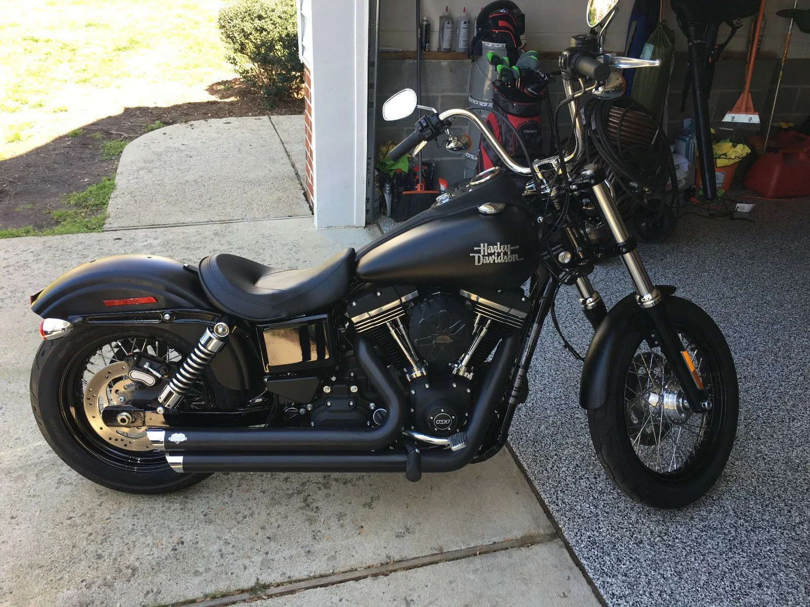 Dyna Street Bob Dark Custom